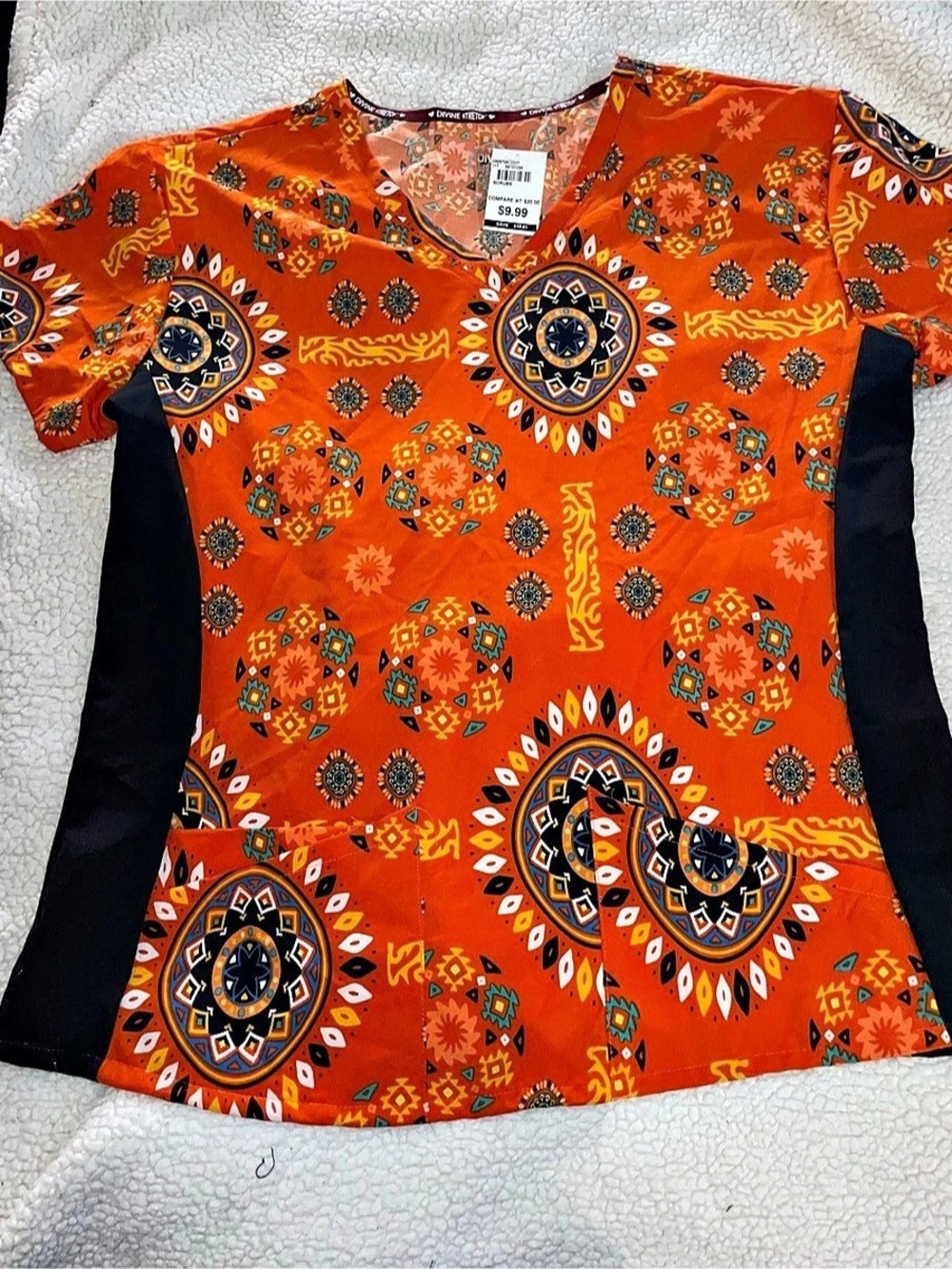 Divine Stretch Geometric Short Sleeve Scrub Top in Orange & Black Large